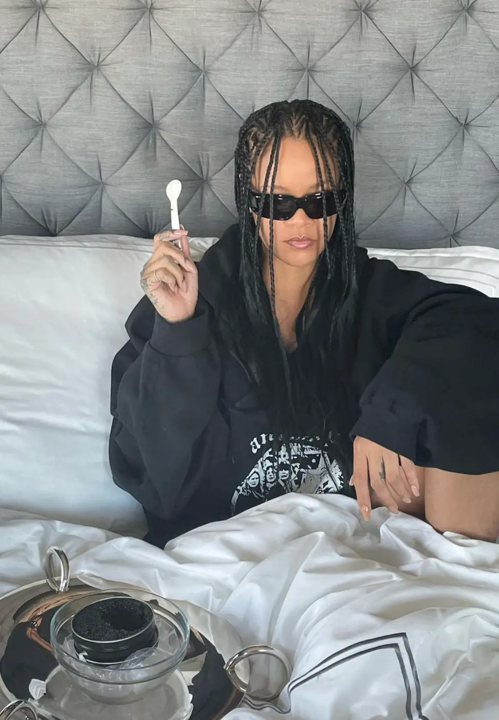 Lots of fans came to her defense. (Instagram/@badgalriri)