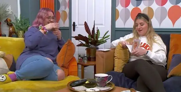 Ellie showed sister Izzi a picture of her scan. Credit- Channel 4