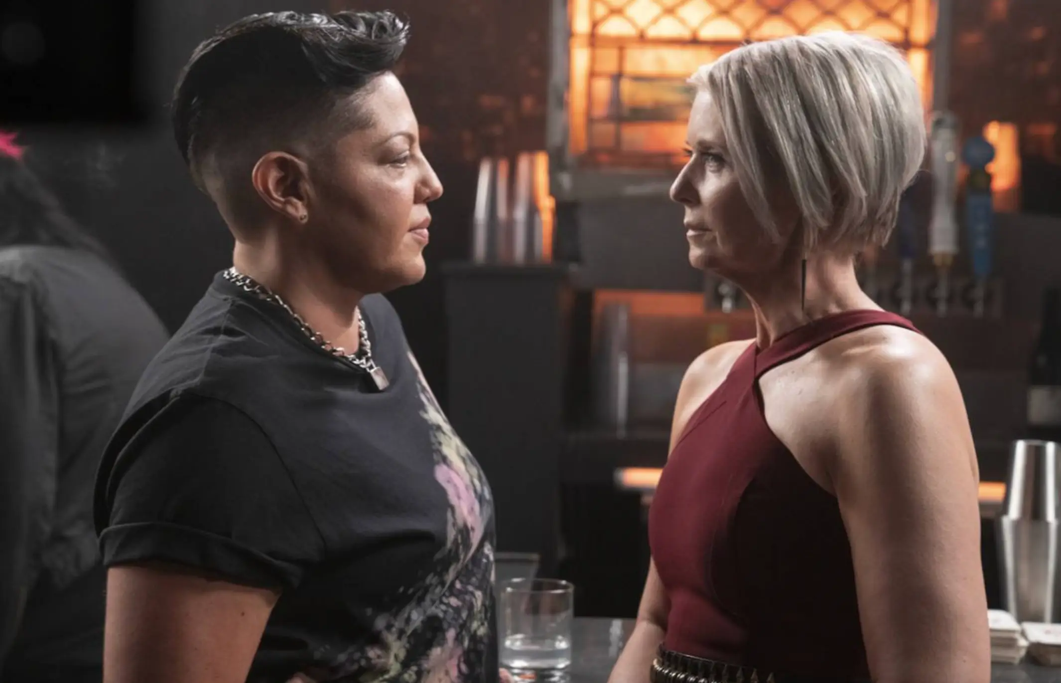 Miranda has started an affair with Che (