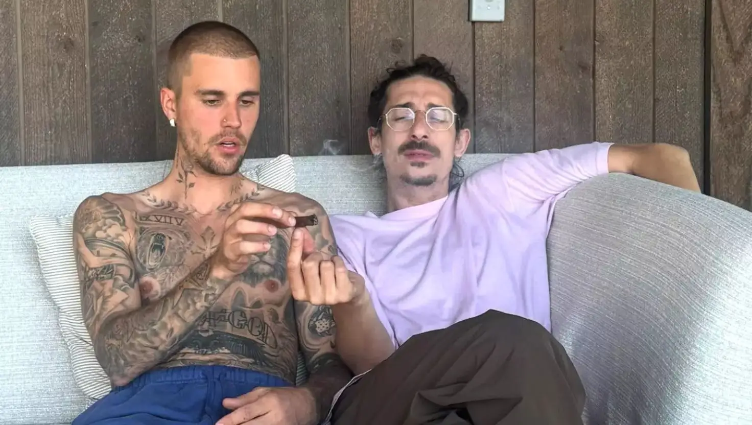 People were quick to question why he was seemingly 'smoking' around his son (Instagram/lilbieber)