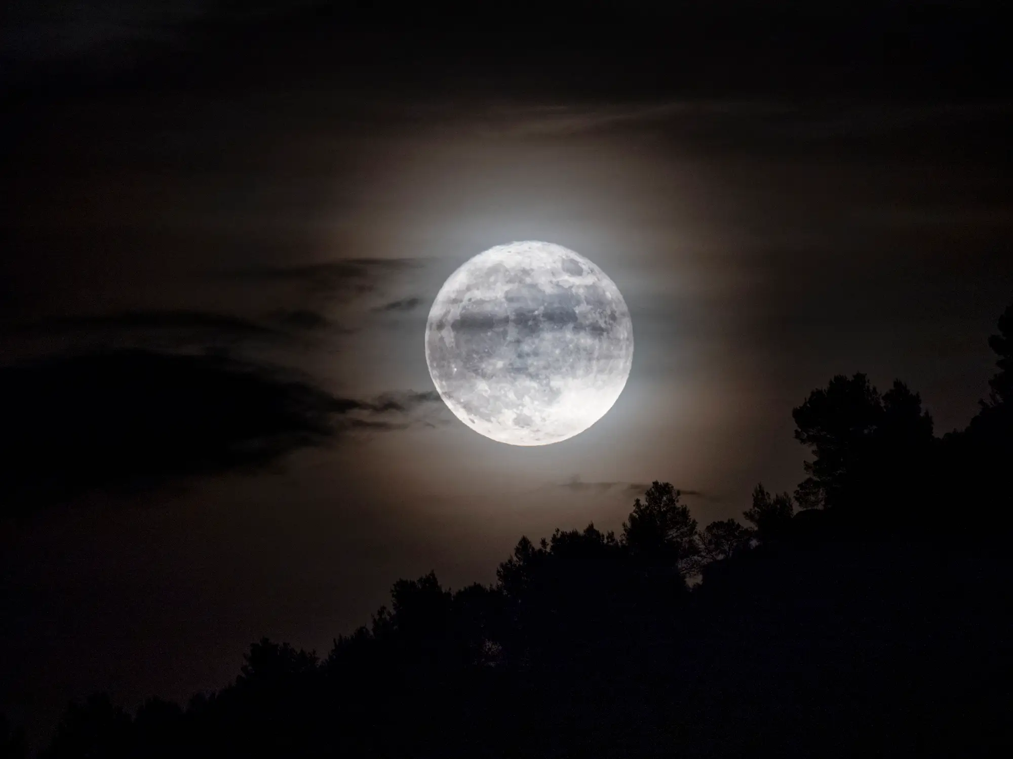 The Hunter's Moon brings a time of preparation and preservation (Getty Stock Image)