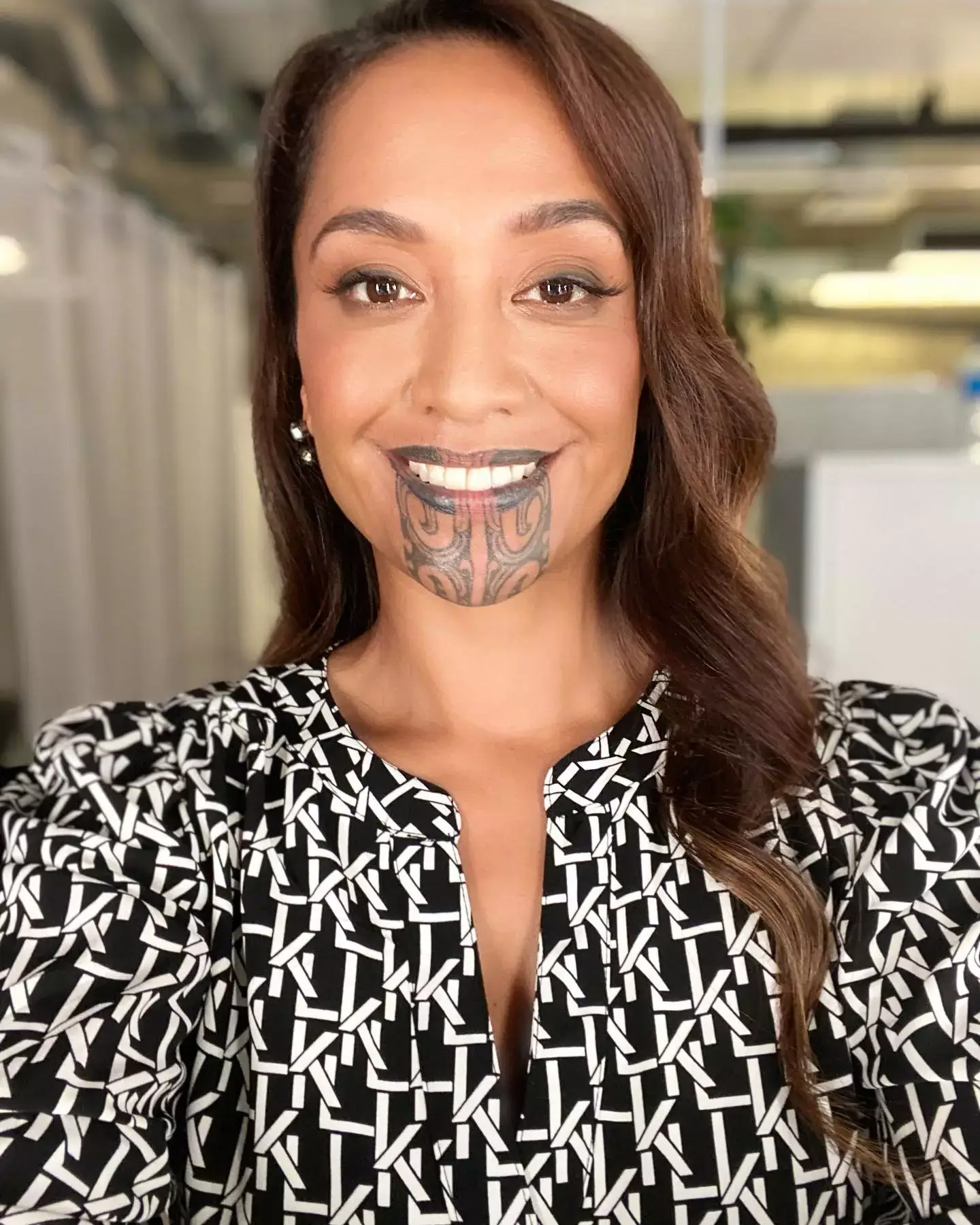 Oriini Kaipara made history as the first newsreader with a traditional Māori chin tattoo. (Instagram/@oriinz)