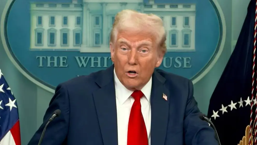 Donald Trump sparks outrage with bizarre response to being asked whether he'll visit American Airlines crash site