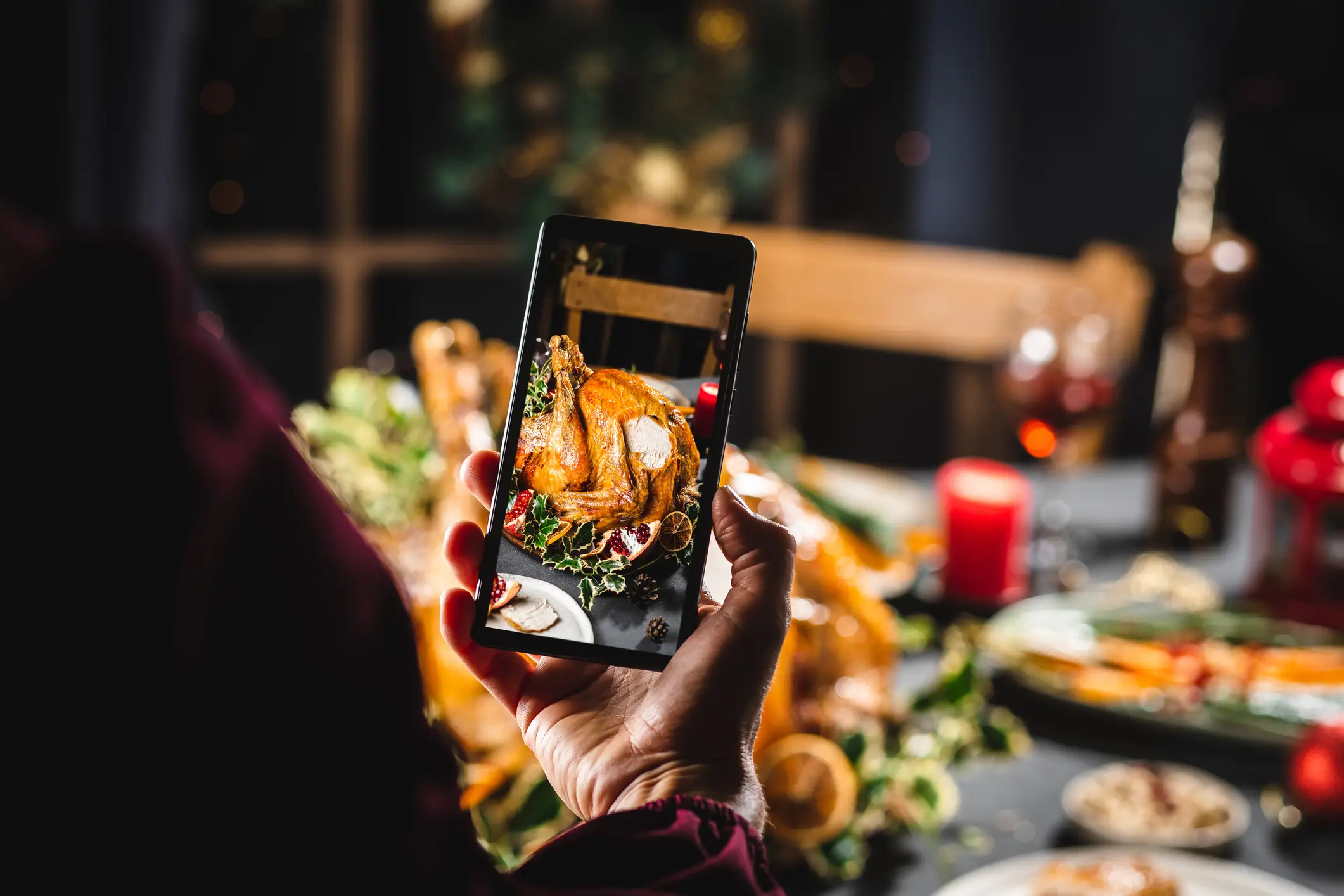 You don't want to spread nasty bacteria over all your lovely food! (alvarez / Getty Images)