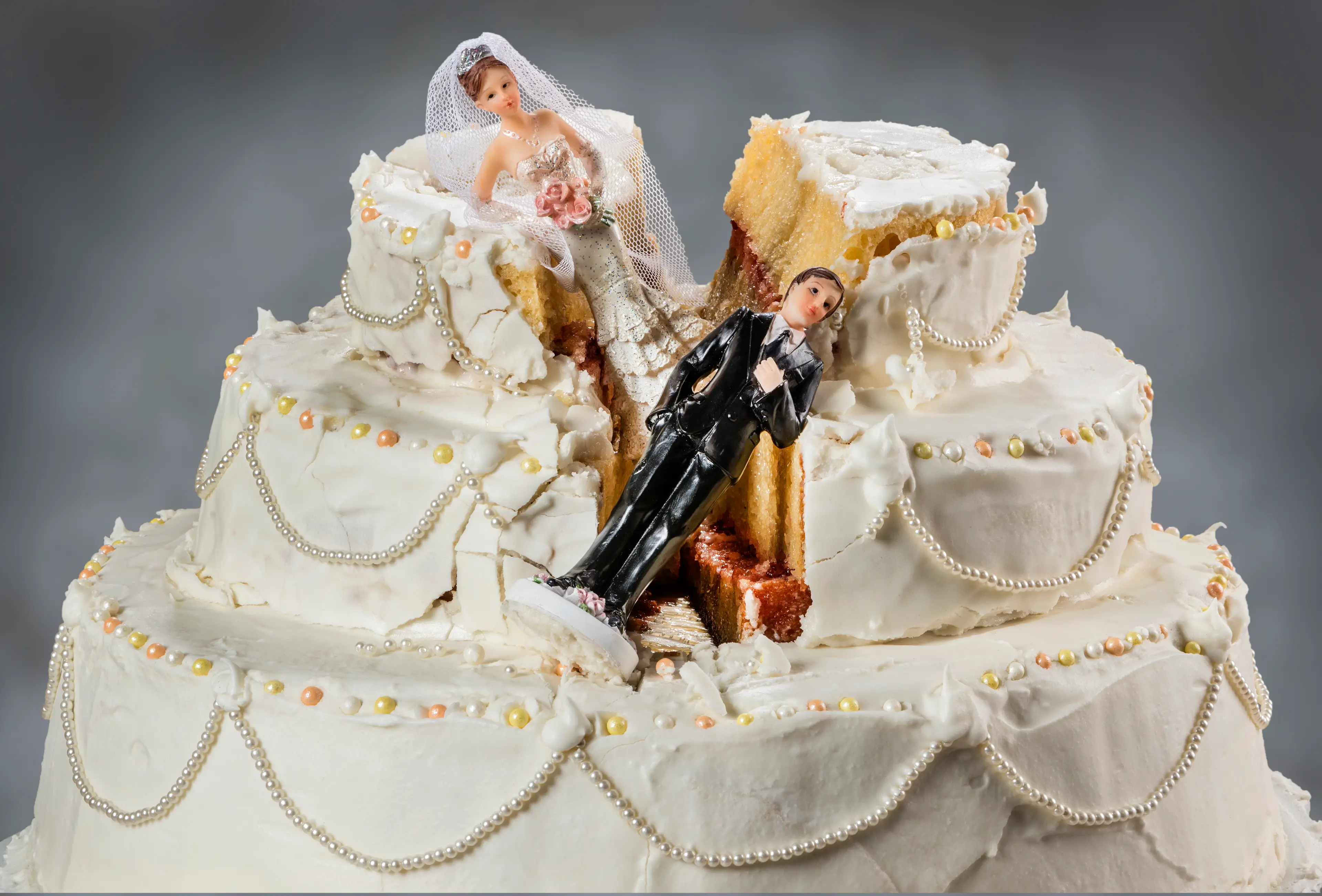 One of the biggest giveaways a marriage won't survive has to do with the cake (Getty Stock)