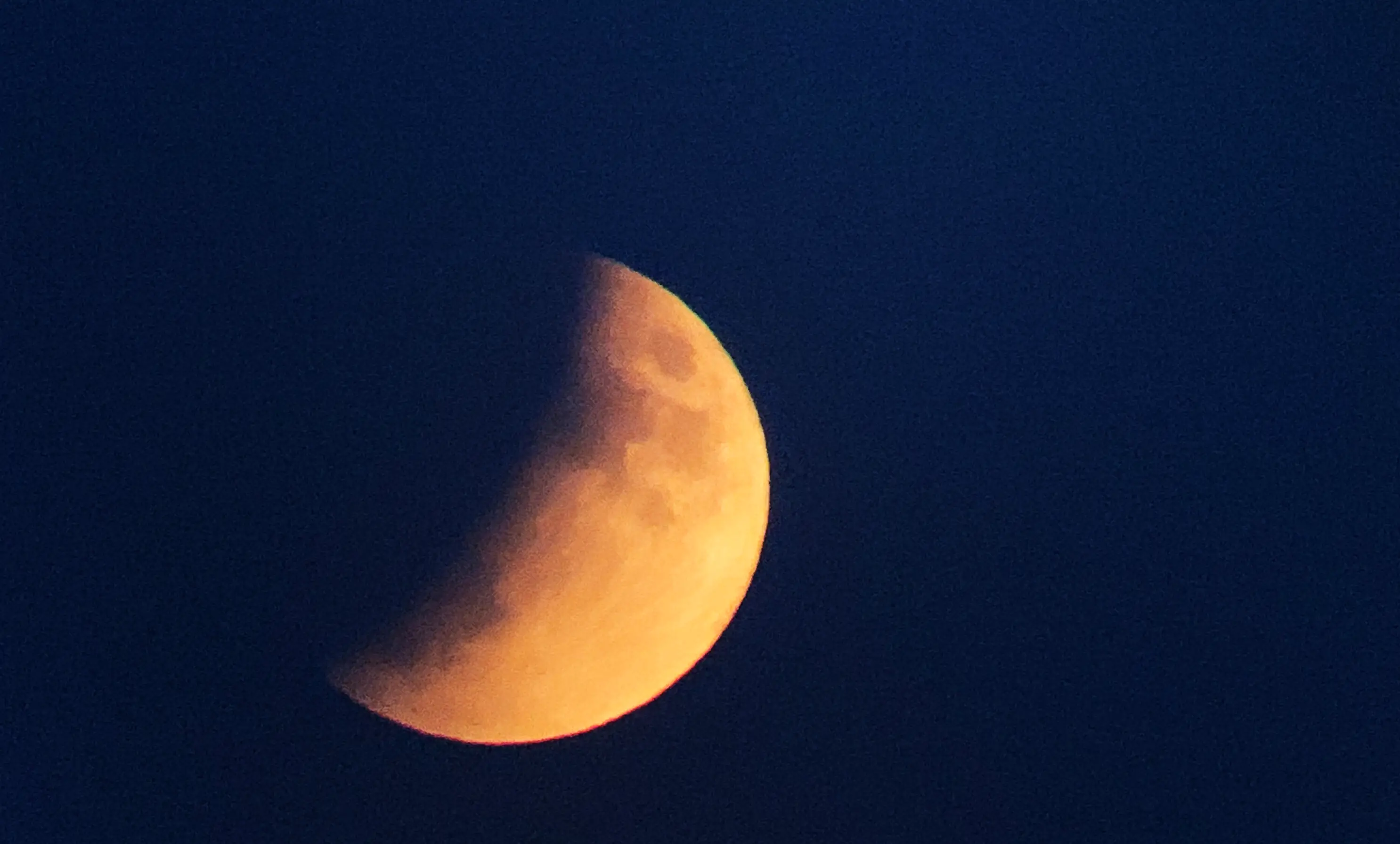 The maximum eclipse is set to appear at 03:44 am across the UK (Ray Wise / Getty Images)