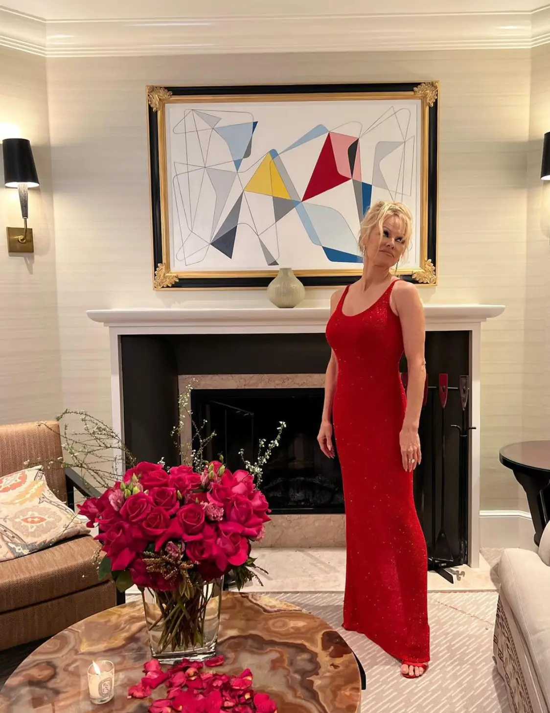 The Baywatch actor was previously known for her glam '90s-style makeup looks.