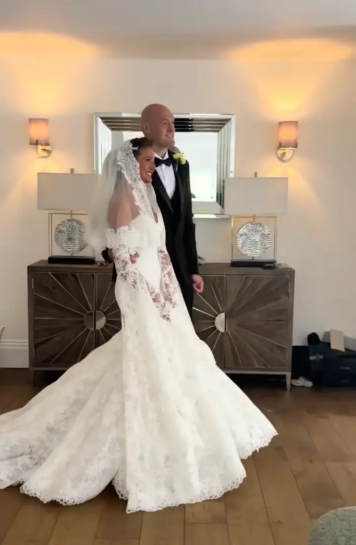 Venezuela was walked down the aisle by her dad Tyson (Instagram/@venezuelaprice1)