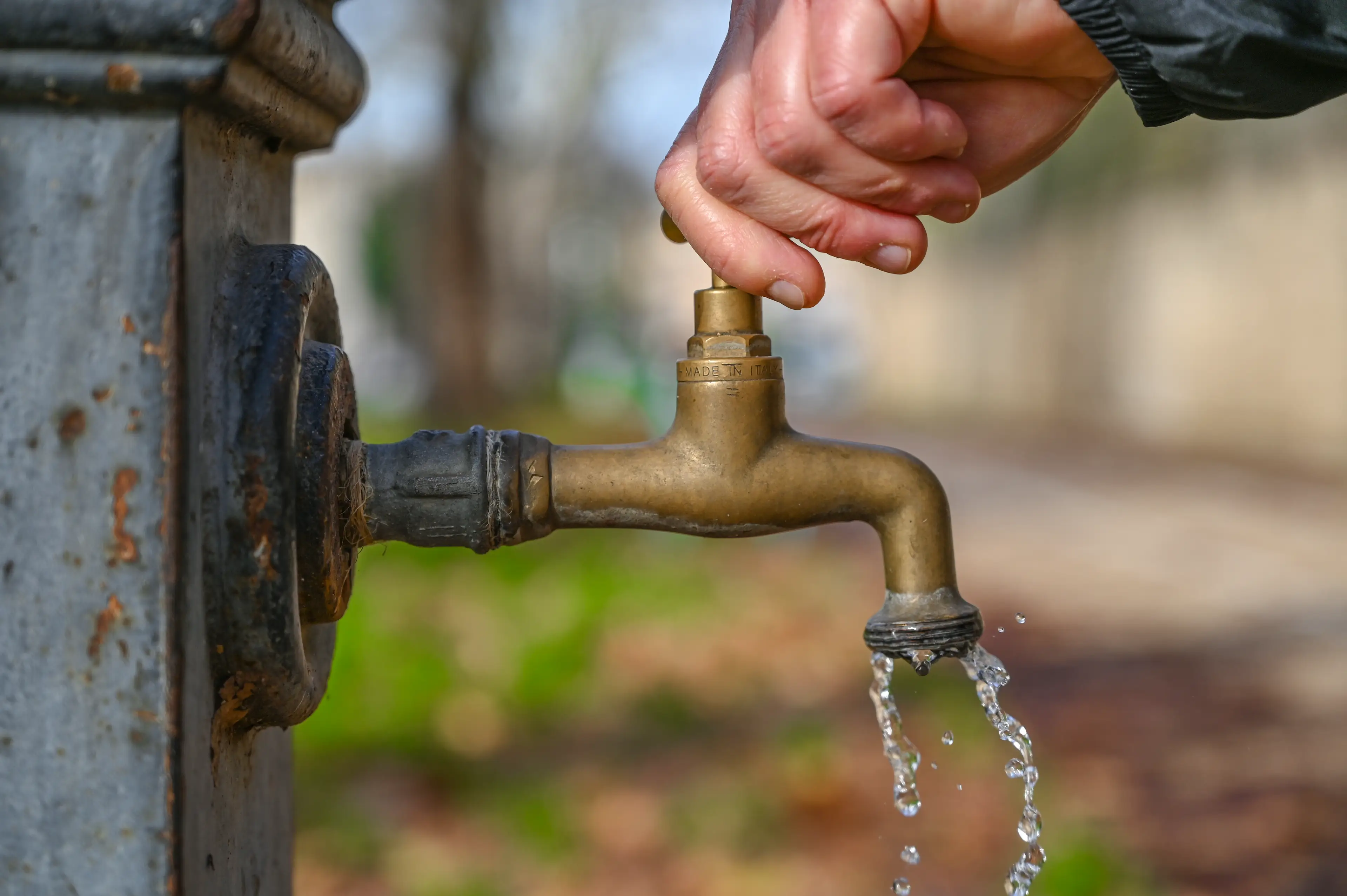 Hosepipe bans are coming into force around the UK this weekend (Getty Stock Image)