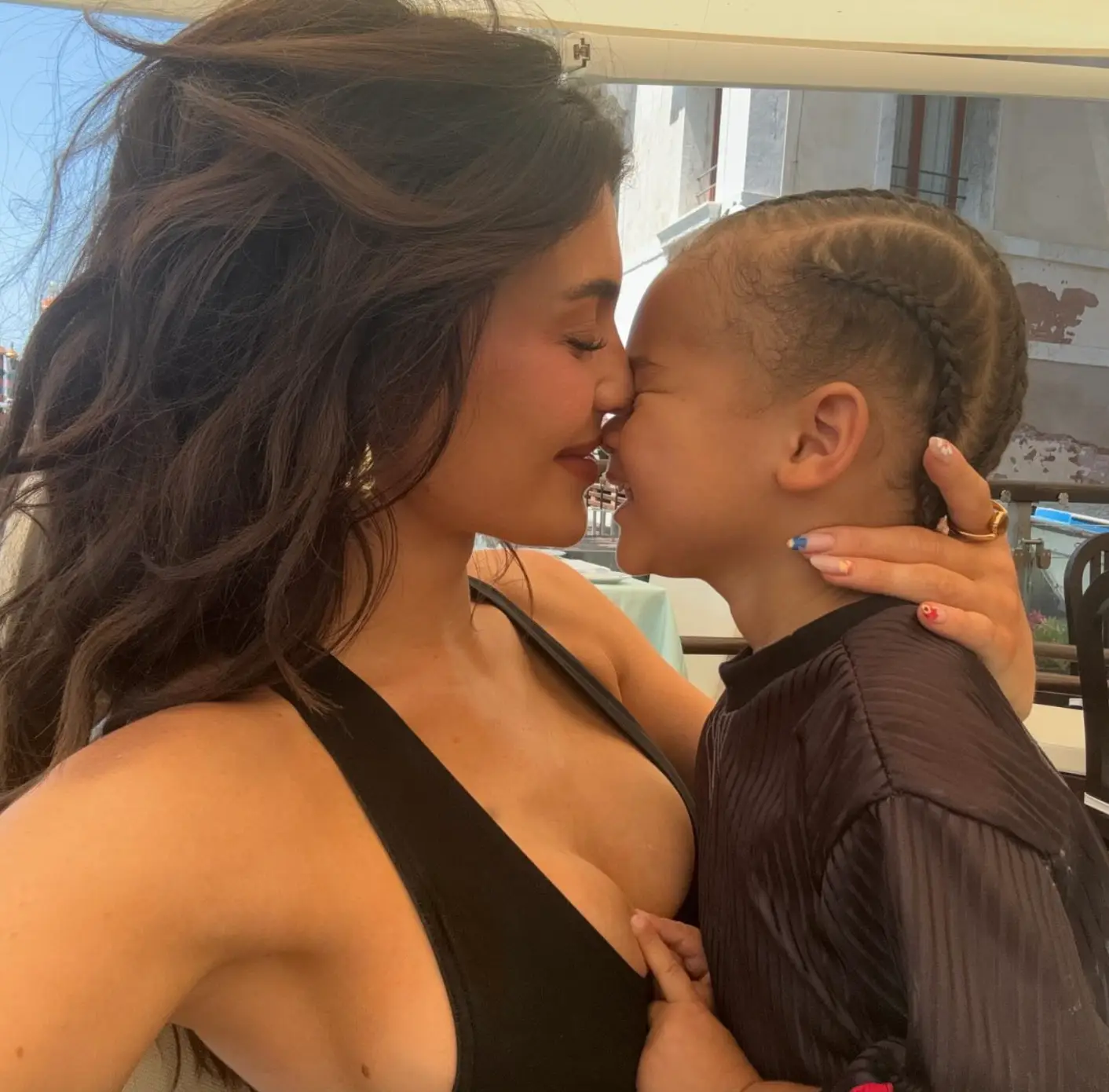 Mum-of-two Kylie revealed she gained 65 lbs when pregnant with her son, Aire (Instagram/@kyliejenner)