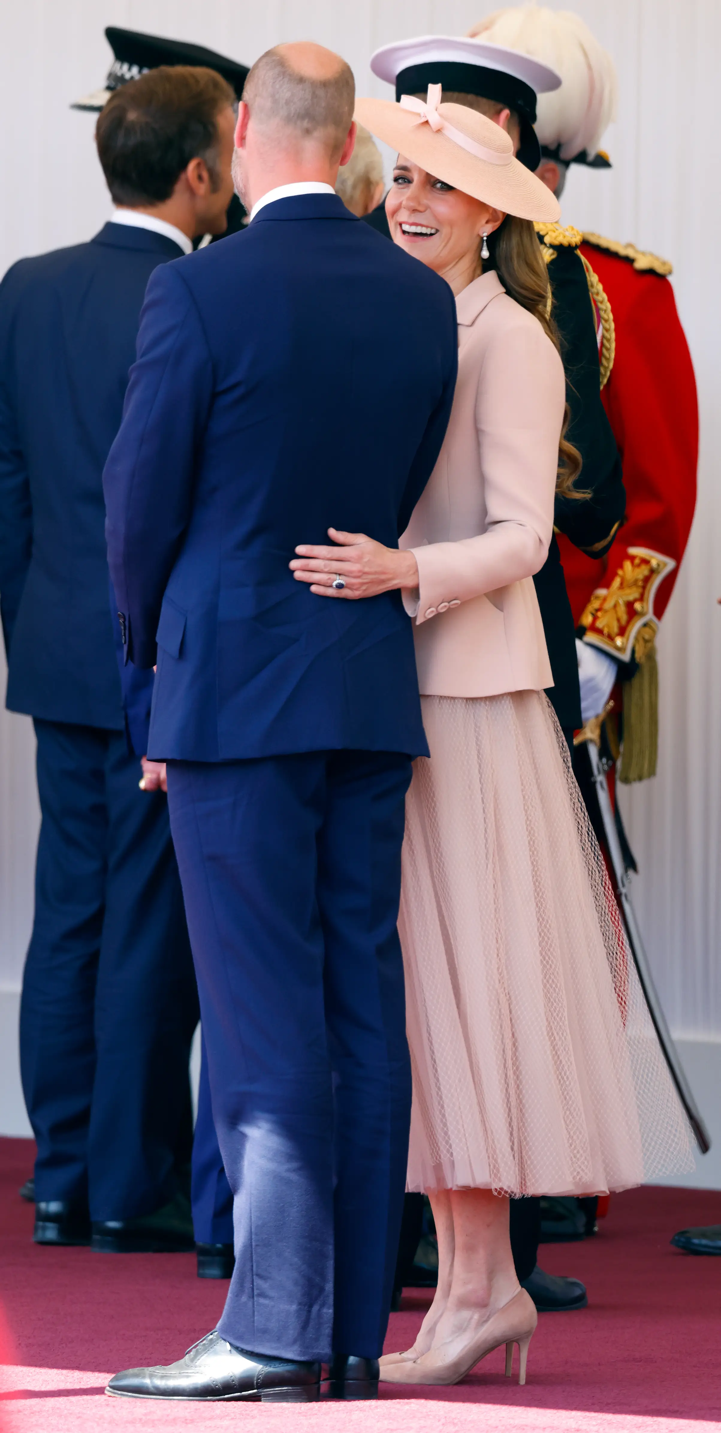The couple could be seen smiling happily minutes later (Max Mumby/Indigo/Getty Images)