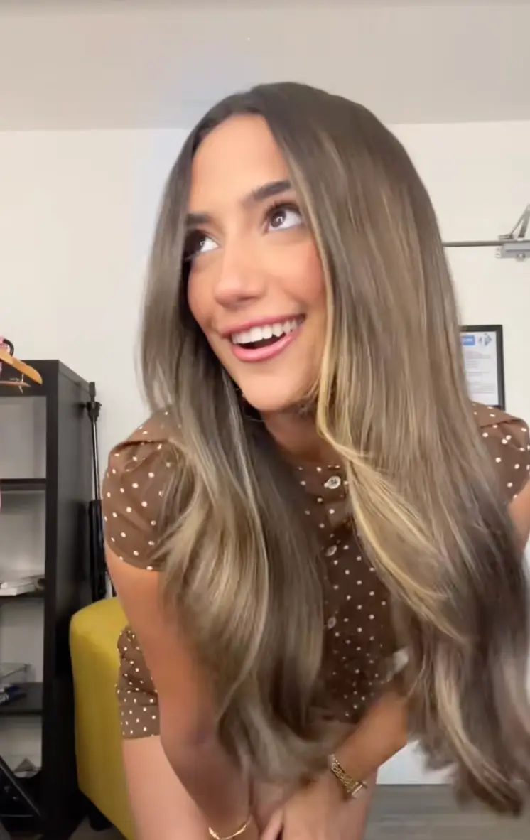 Some fans were nicer and praised her usual style (TikTok/@shakirakhann)