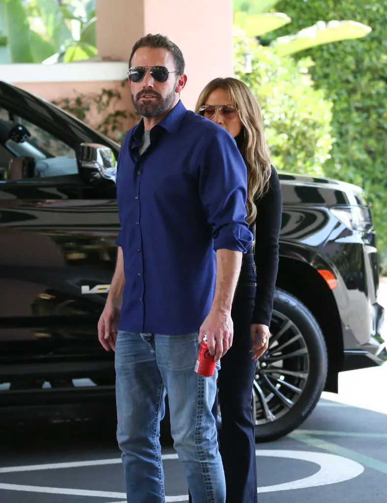 A body language expert says it's significant that J.Lo is behind Ben Affleck (Bellocqimages/Bauer-Griffin/GC Images)
