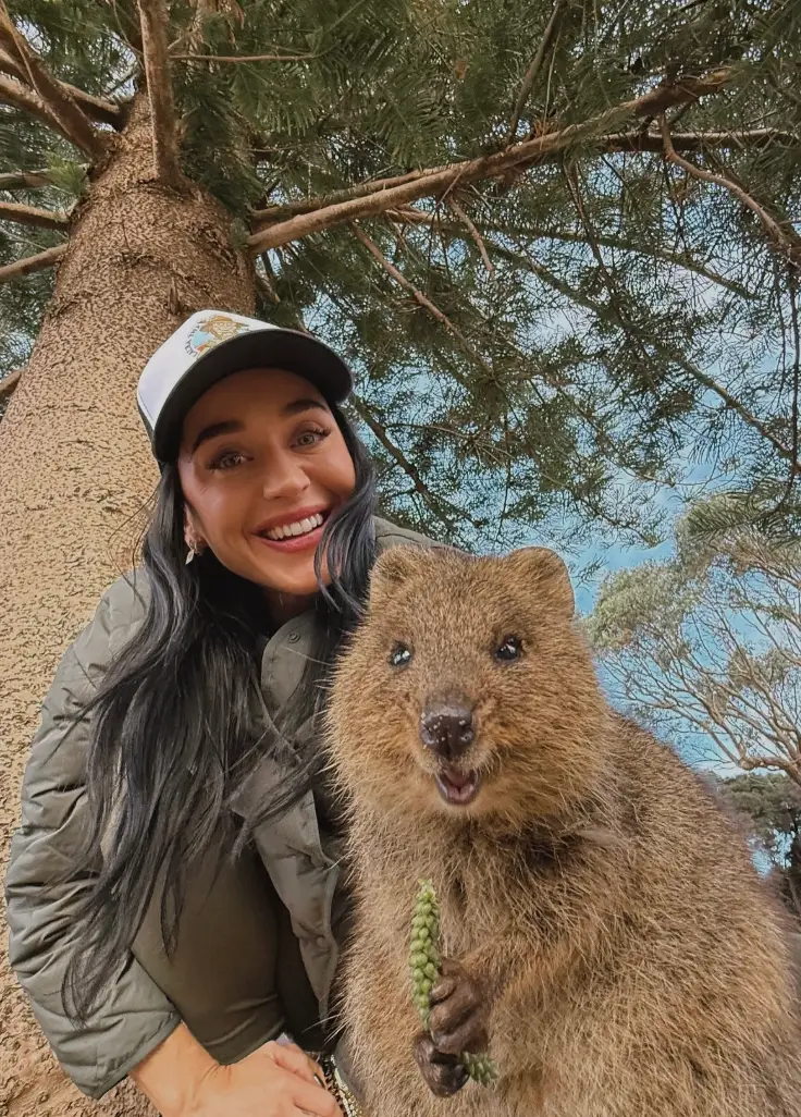 Perry posed with her new furry friend (Instagram/@katyperry)