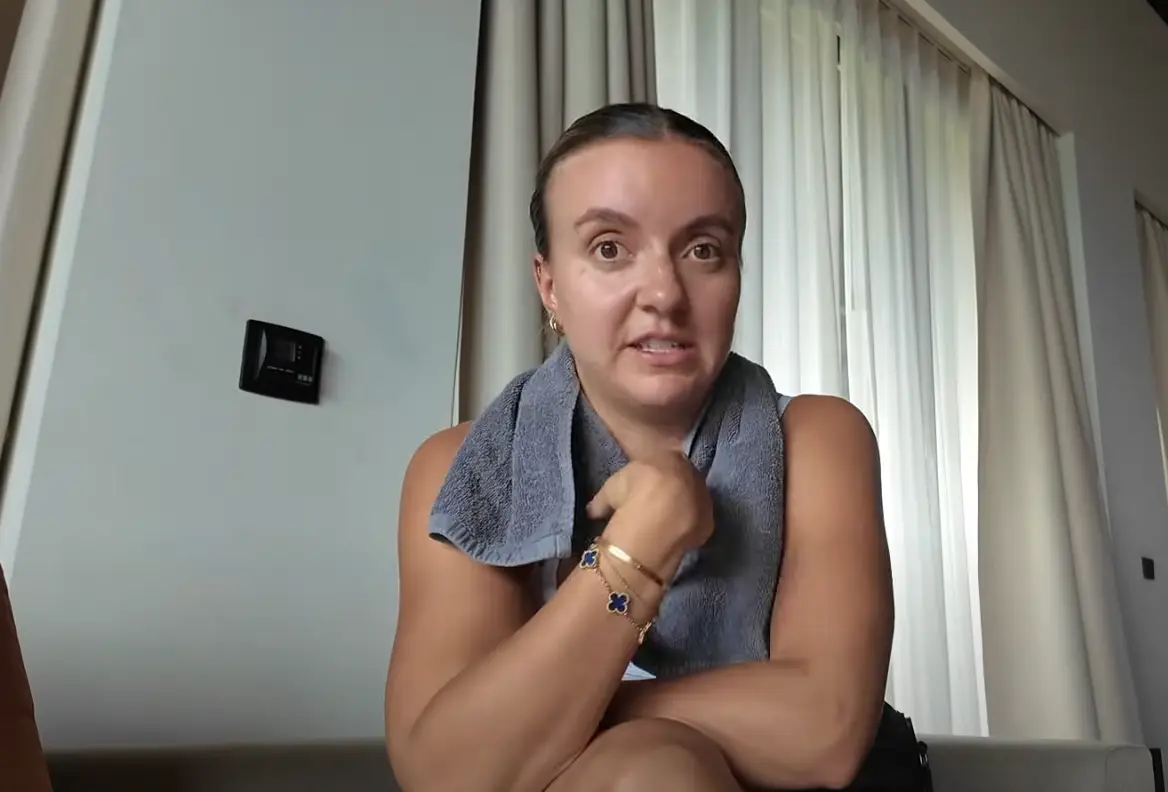 Zoe Rae has sparked a debate online following her divisive Bali vlog (YouTube/@zoeellenrae)