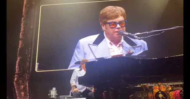 Elton John dedicated a song to Kate and Derek.
