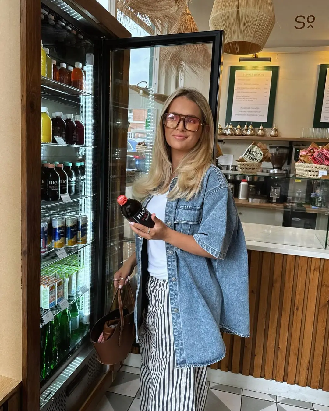 The last photo she had her ring on for (Instagram/@mollymae)