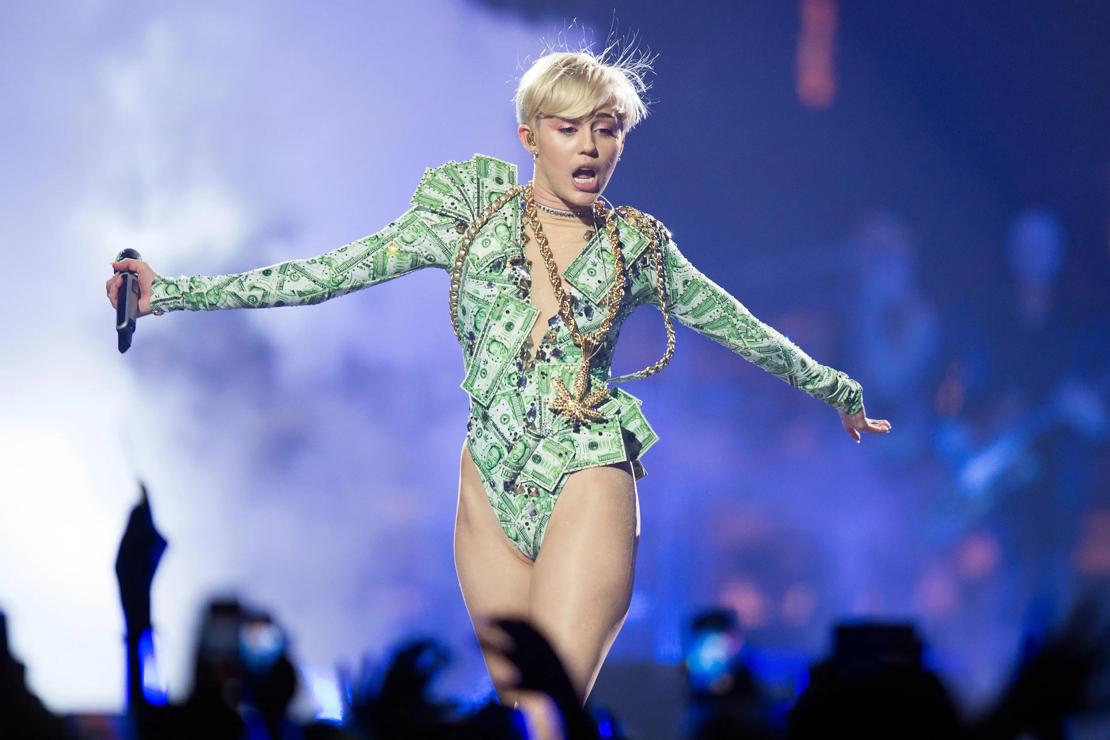 Cyrus didn't feel threatened by the UFO.