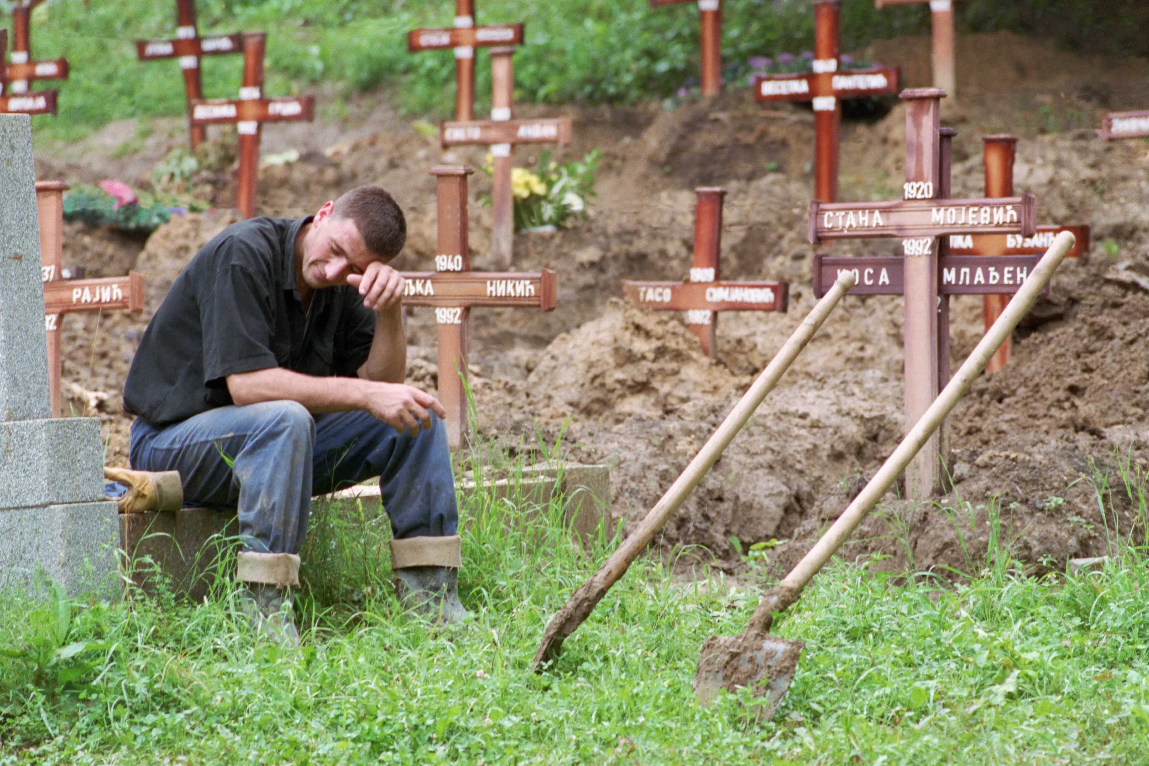 Snipers and shells killed over 10,000 people (David Turnley/Corbis/VCG via Getty Image)