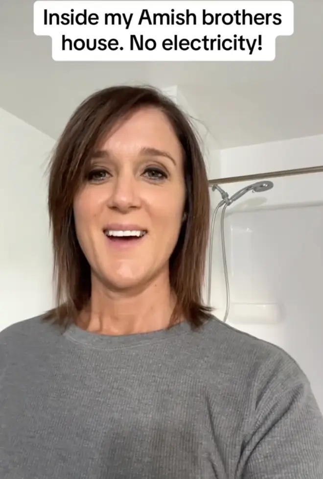 Carol Yoder revealed how she used to curl her hair when living in the Amish community. (TikTok/@carolyoder_78)