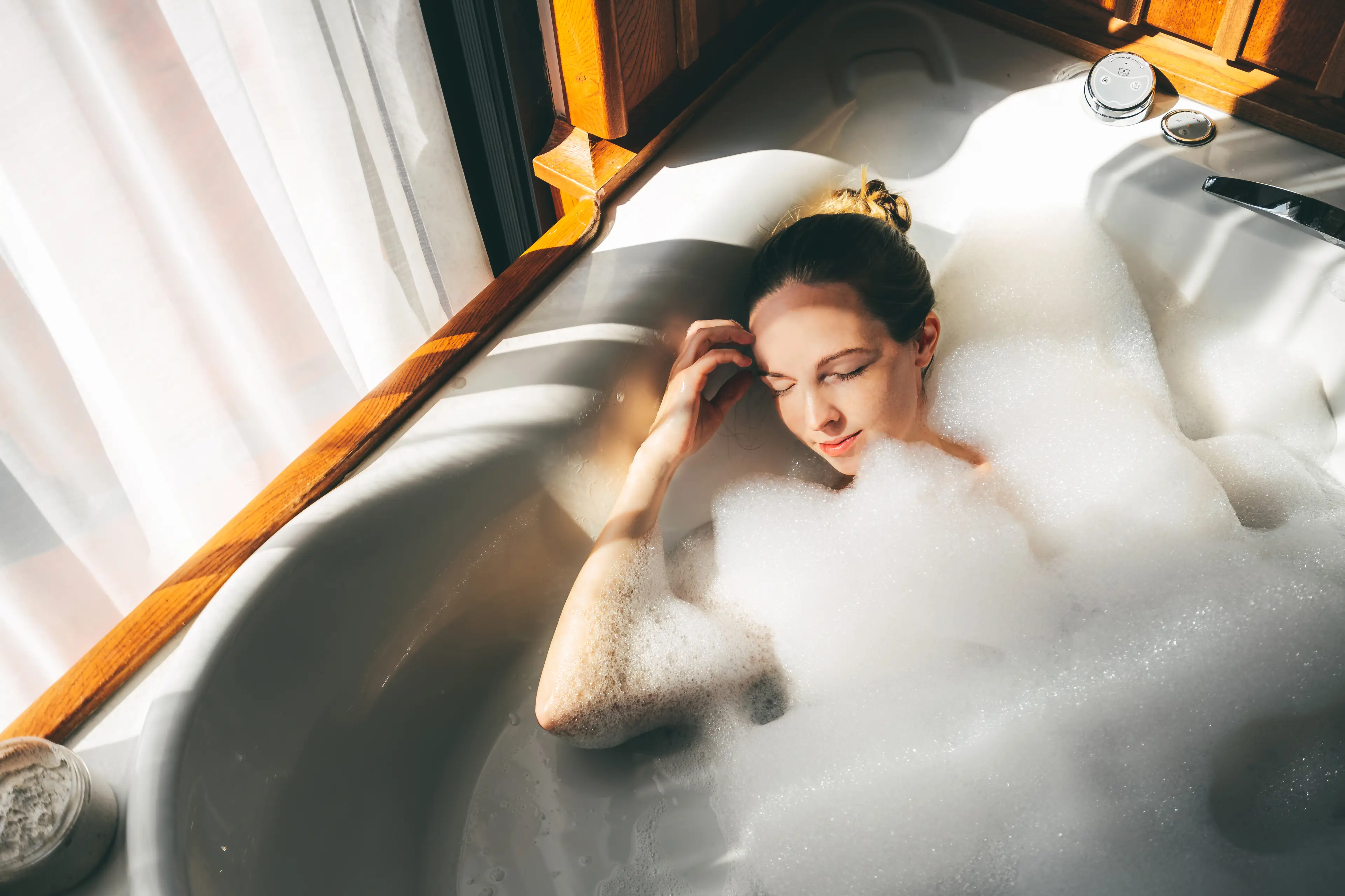 Bathing can reduce some menstrual cramps (Getty Stock Image)