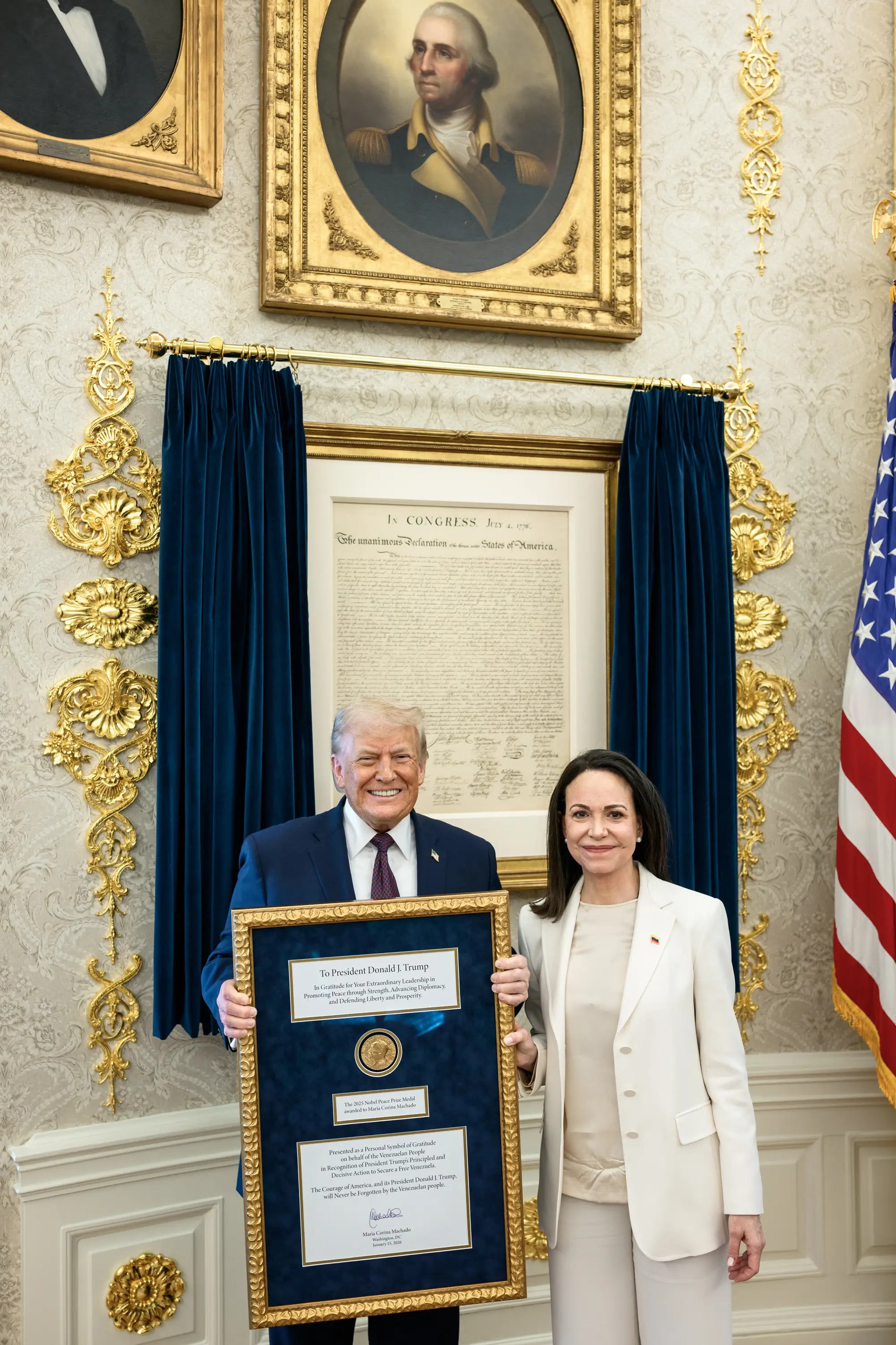 Donald Trump was regifted María Corina Machado's Nobel Peace Prize medal (X/@whitehouse)