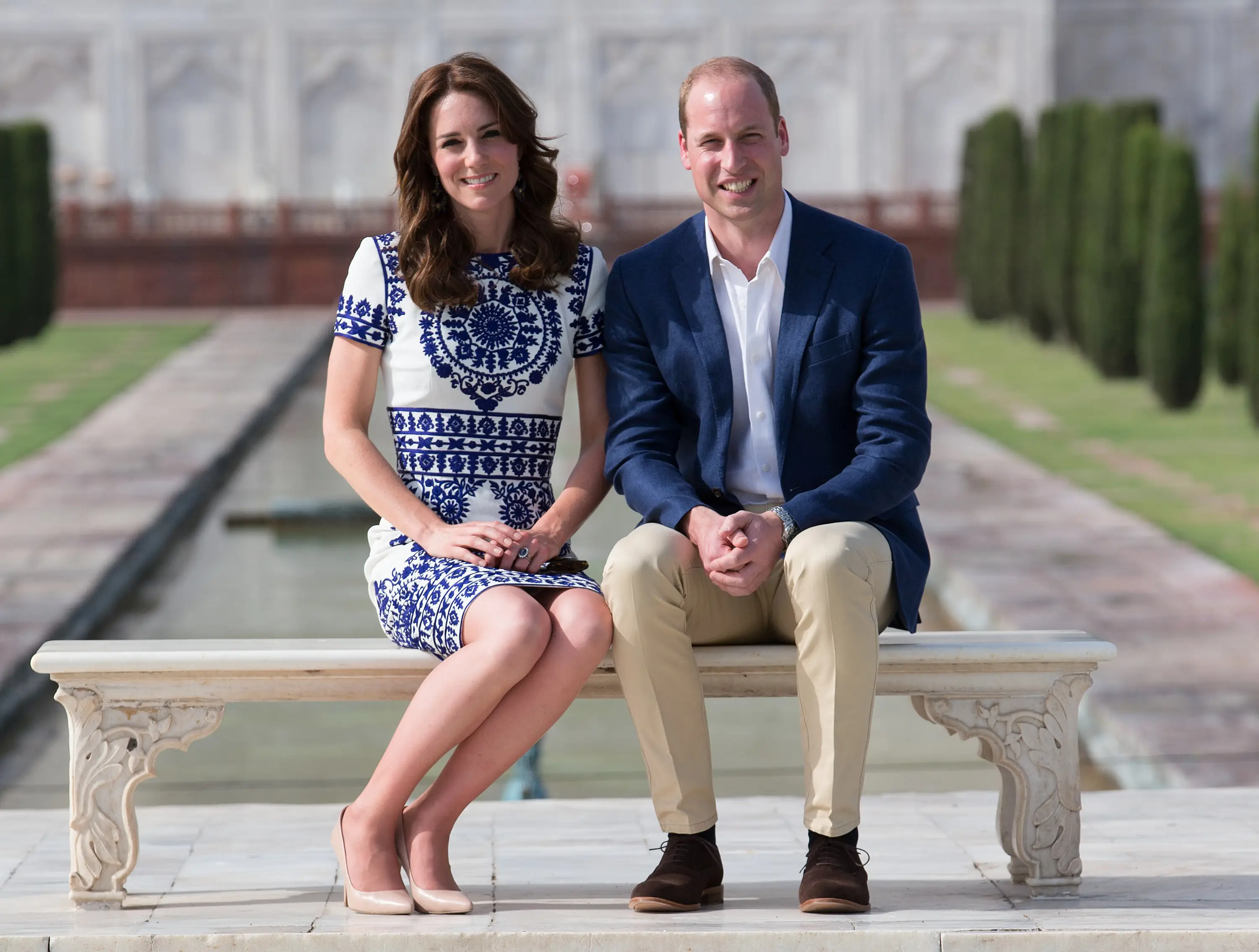 Prince William and Kate Middleton pose in front of the Taj Mahal on April 16, 2016 in Agra, India. (Photo by Samir Hussein/Pool/WireImage)