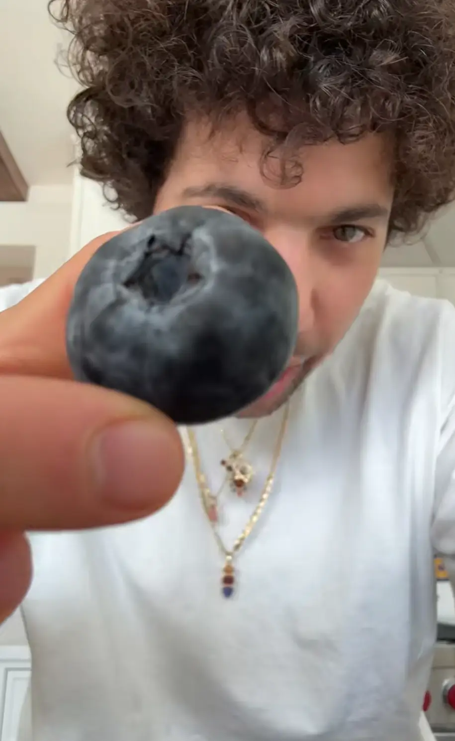 Benny couldn't believe the size of the berries, which were a gift (TikTok/@itsbennyblanco)