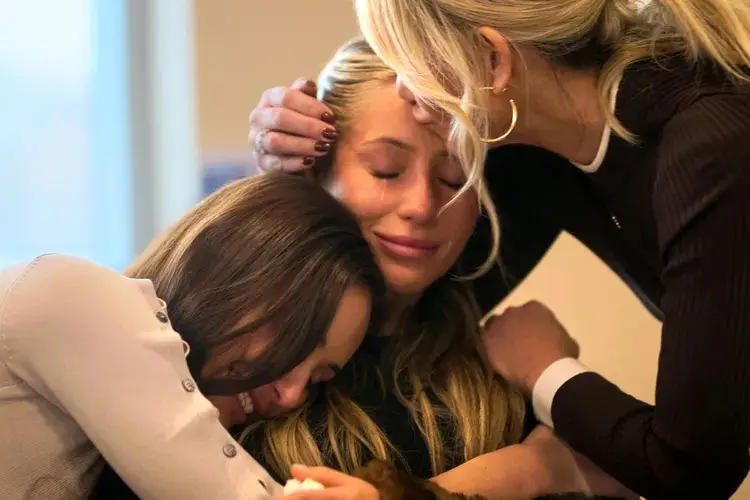 Alix Earle and her sister both underwent genetic testing (Netflix)