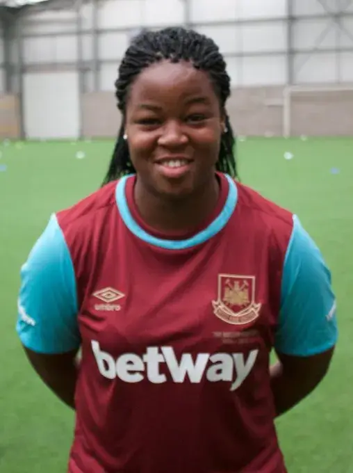 Pauline previously played football for West Ham (X/@WestHamWomen)