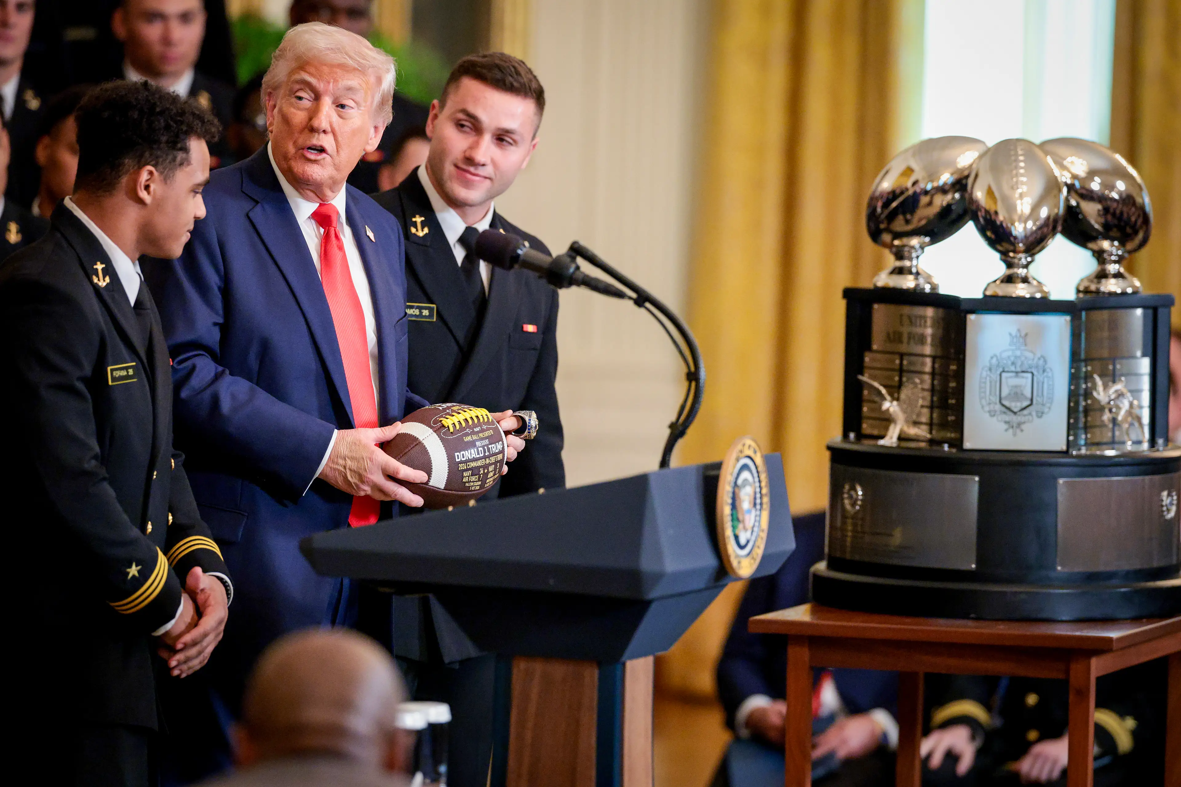 Trump previously attempted to cover his bruised hand with makeup (Alex Wong/Getty Images)