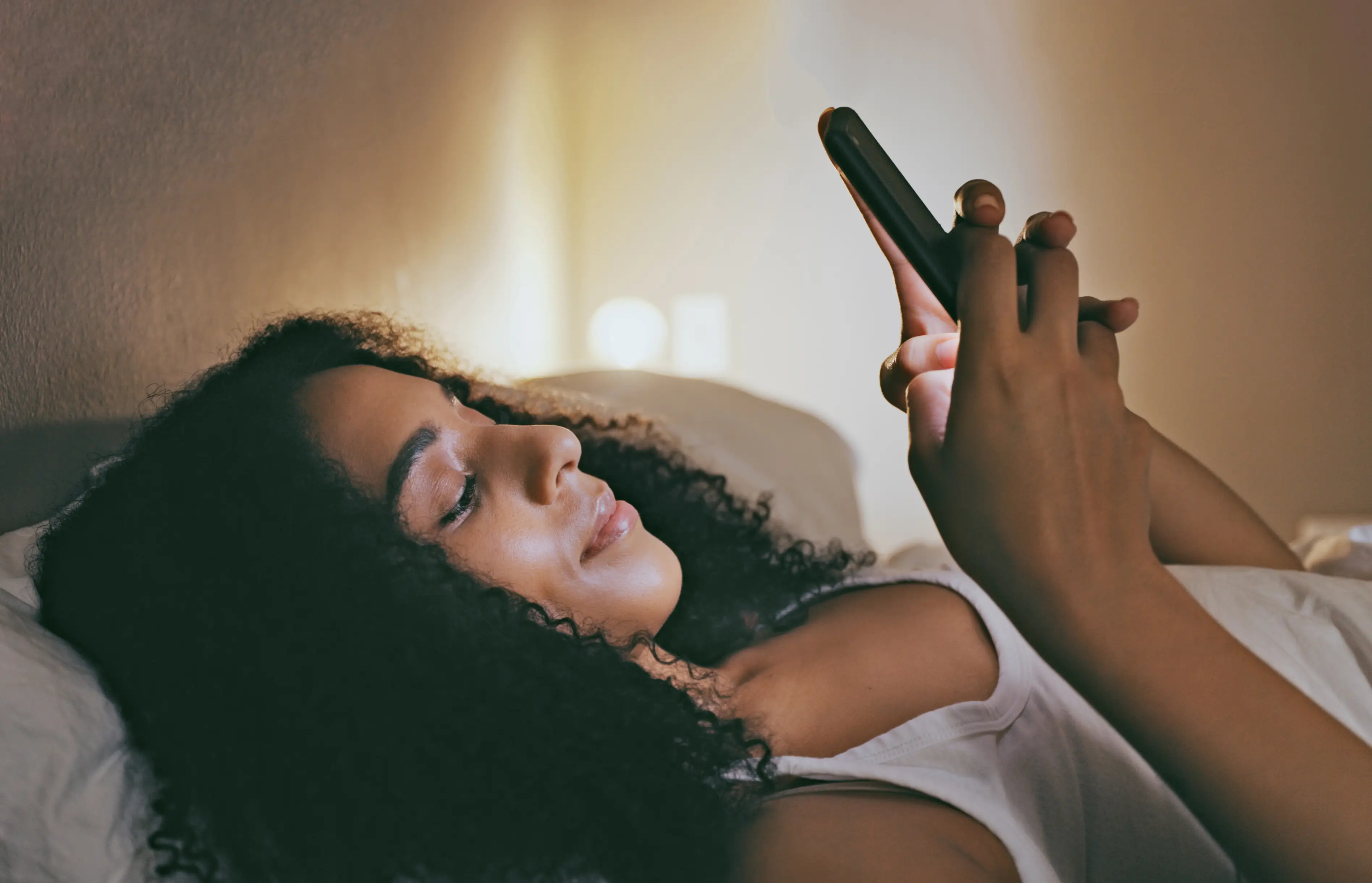 One dating expert has warned singletons of the new 'avalanching' trend.