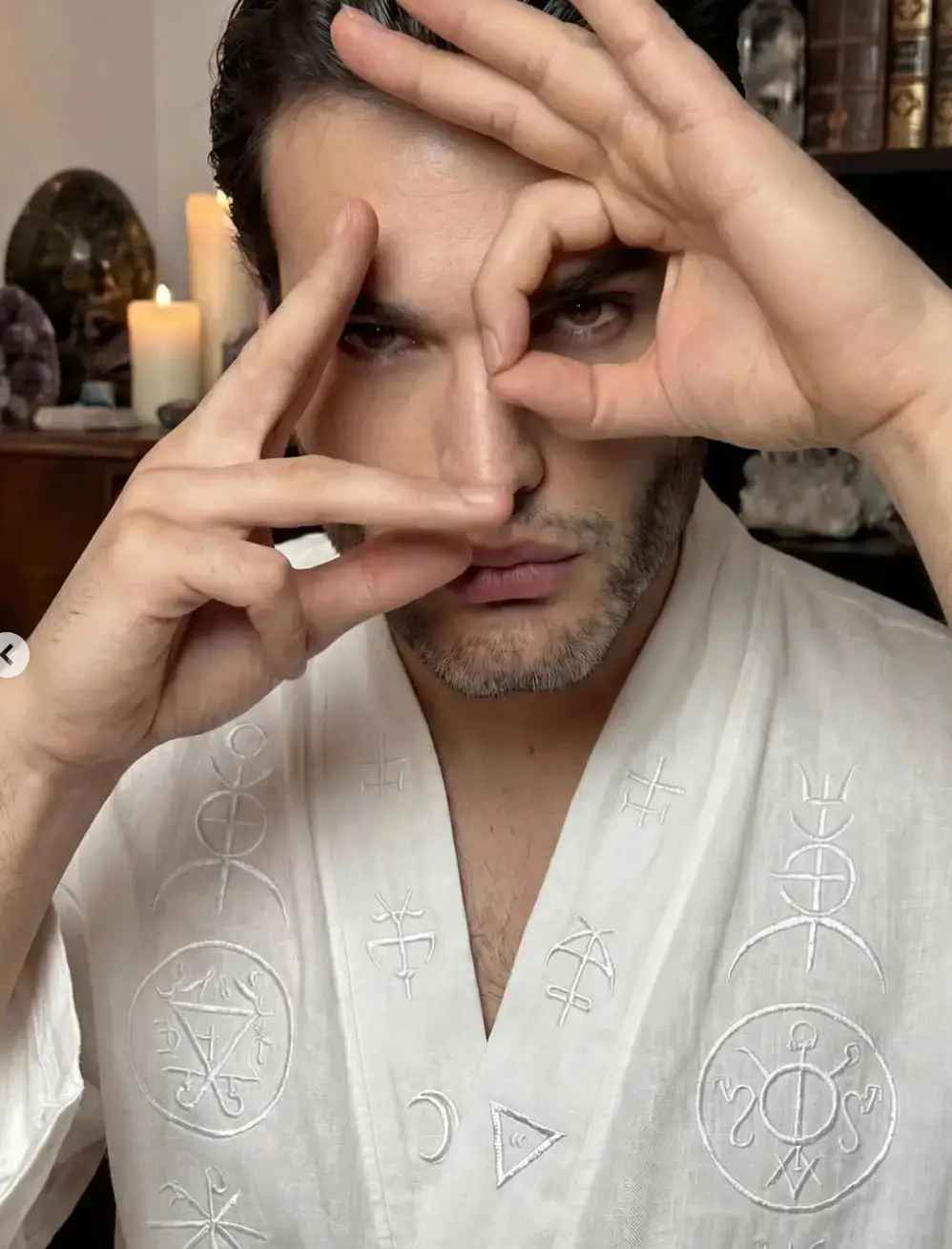 The Brazilian mystic predicted two major 2026 events which came true (Instagram/@athos_salome)