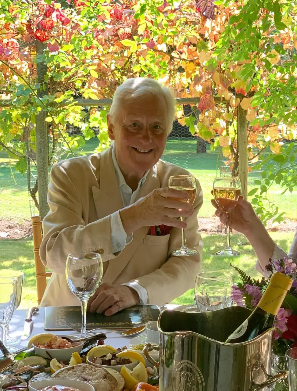 He'd like for his future wife to come with her own coat of arms (Instagram/@sirbenjaminslade)