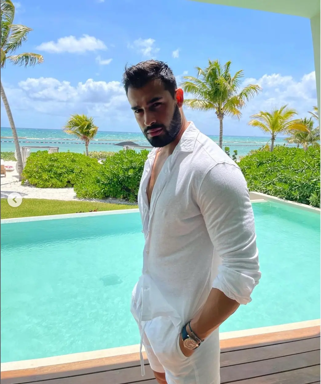 “If 2 are in there… I might just lose it”, she said at the time, speculating that her bump size at this stage could mean twins for her and partner Sam Asghari (Britney Spears Instagram).