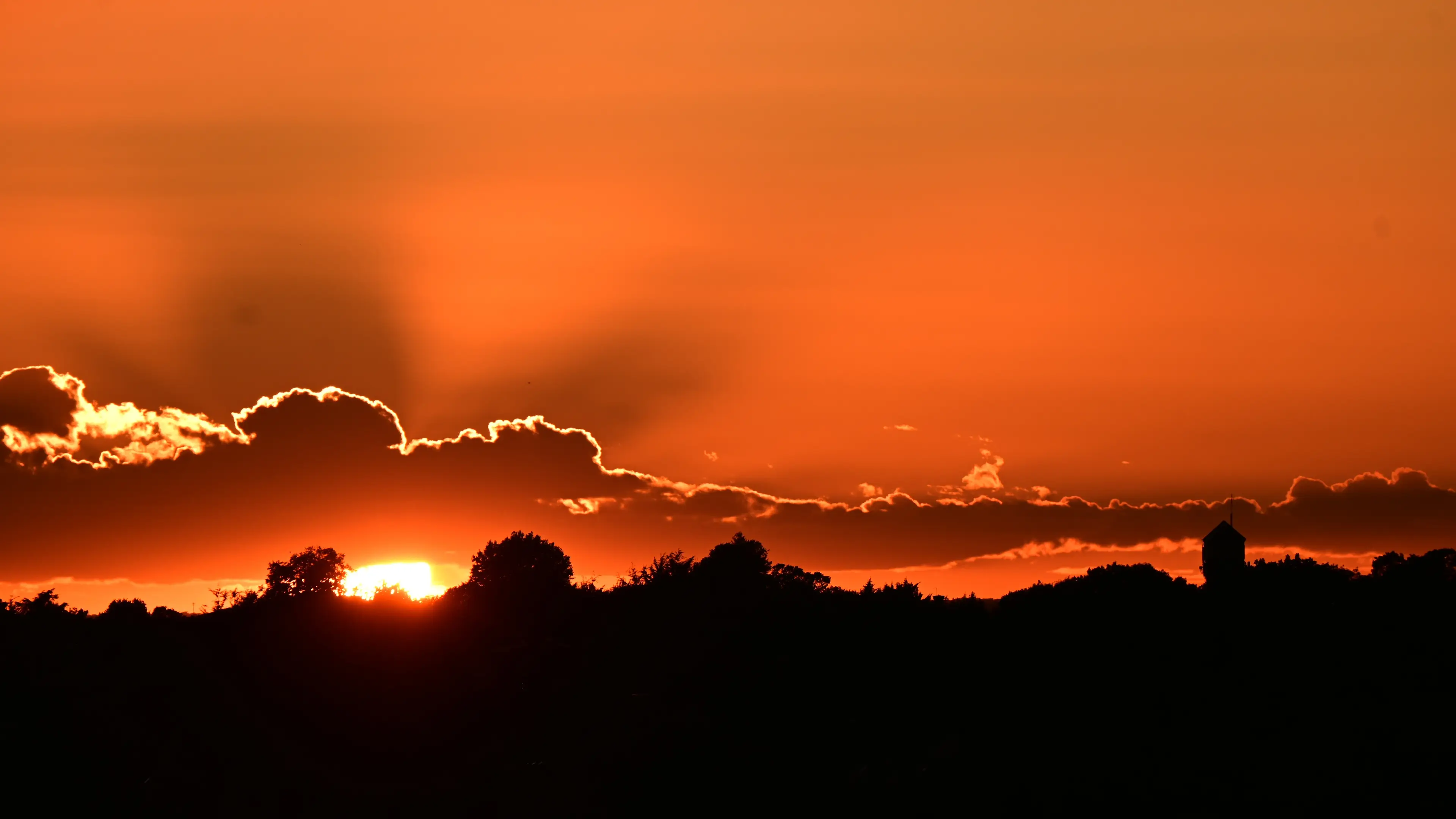Antidepressant side effect that can become dangerous in a heatwave