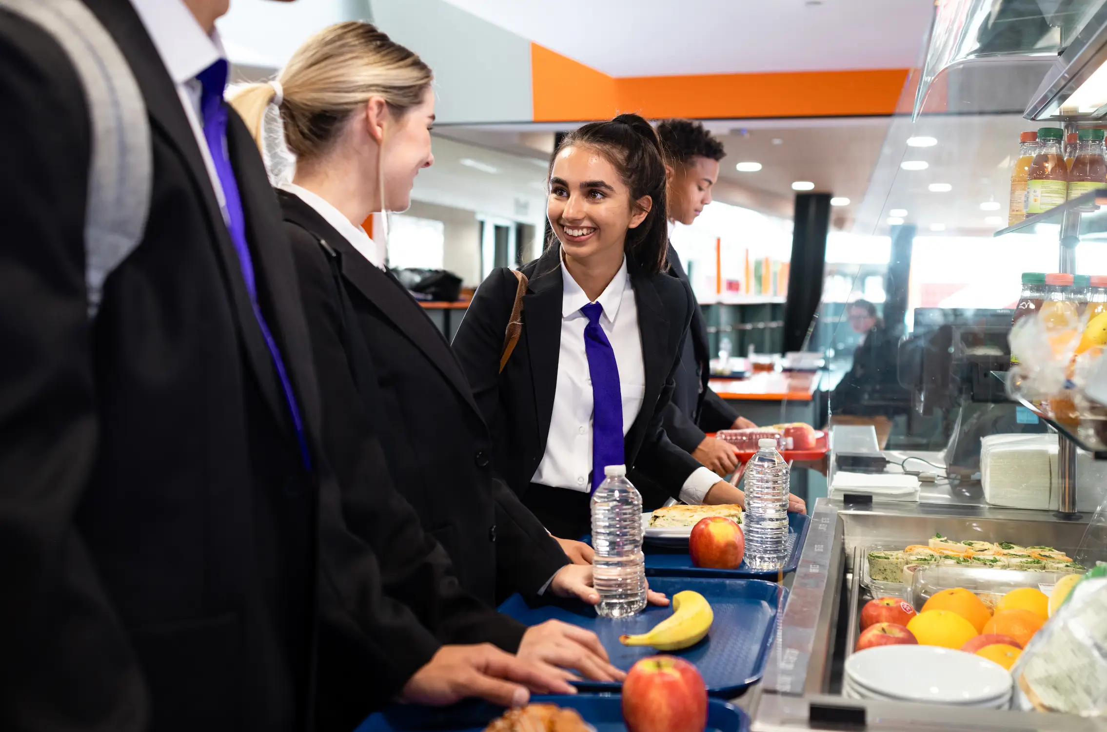 Schools are now being told to prioritise whole foods, especially fresh fruit and veg (Getty Stock Images)