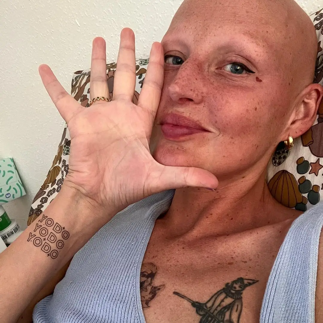 Her charity shared a statement following her passing. (Instagram/@howtoglitteraturd)