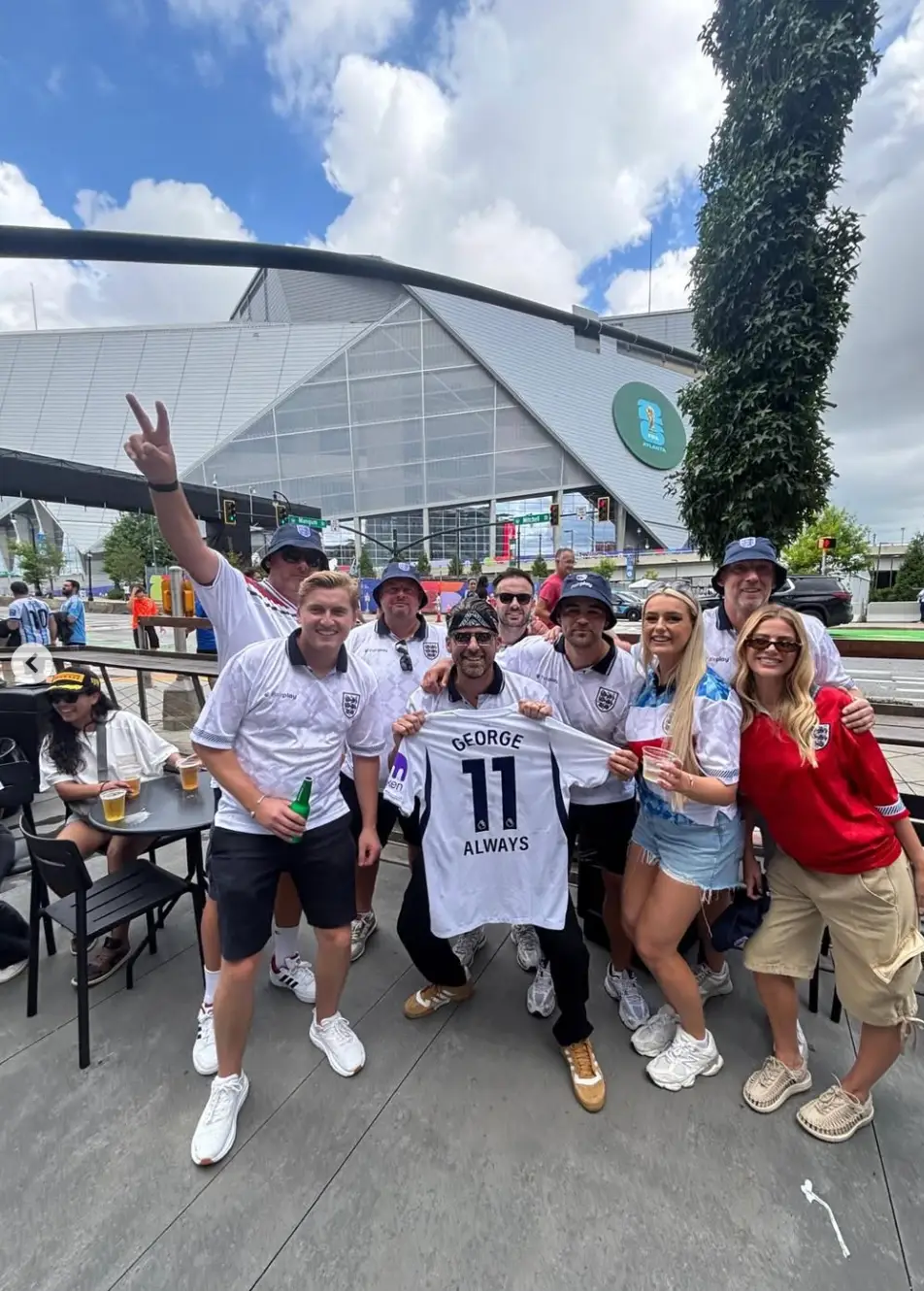 Bentley brought George's shirt along for the game (Instagram/@davidbentley007)