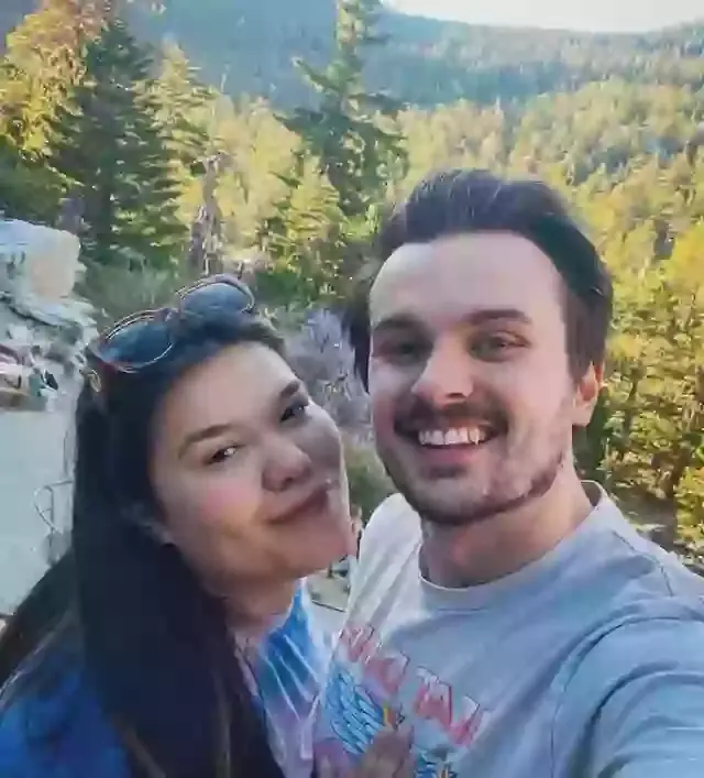 Madison De La Garza and her boyfriend Ryan Mitchell (Instagram/@maddelagarza)