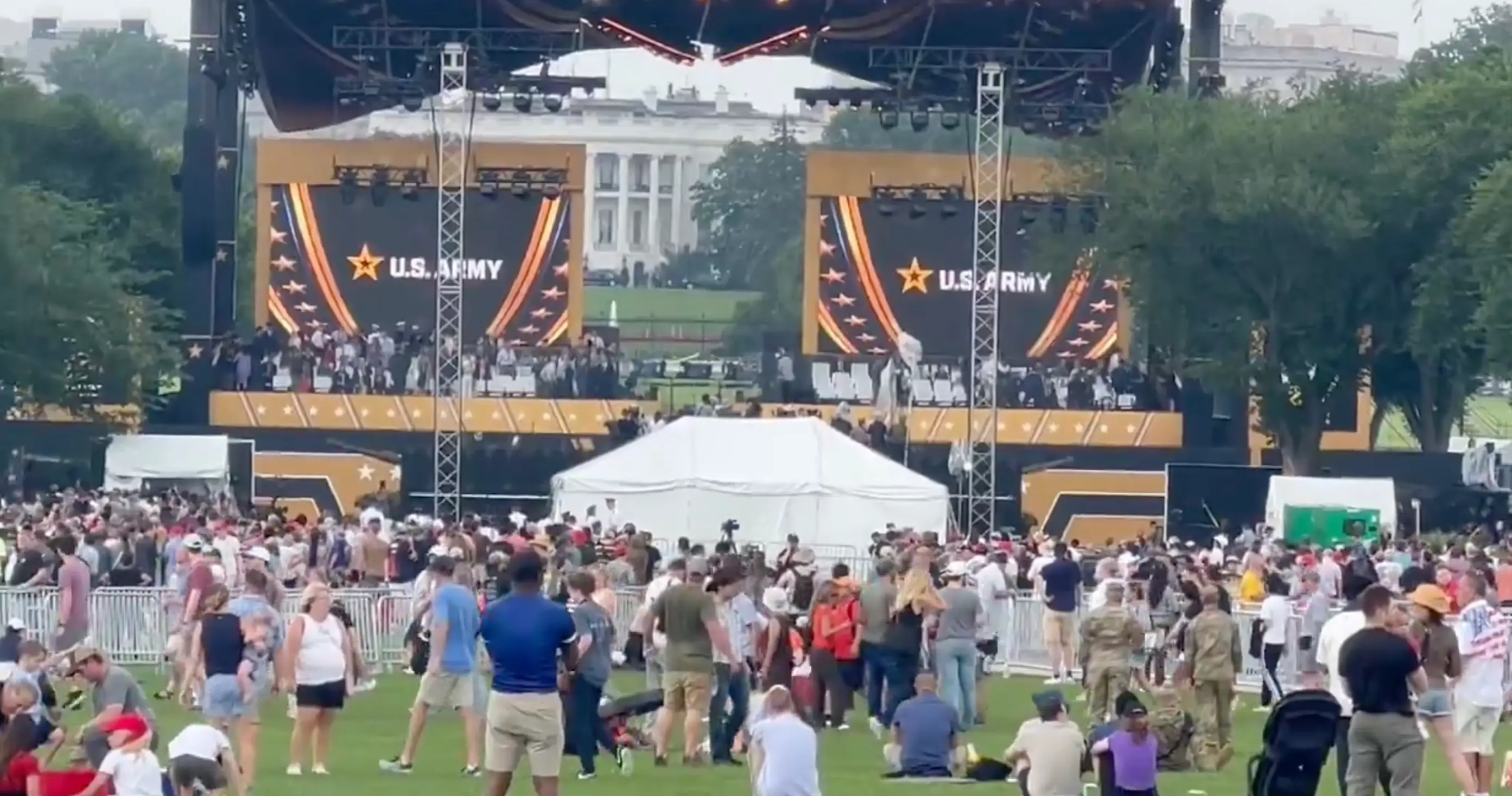 Snaps from the event show the sparse crowd in attendance (X/@RachelBitecofer)