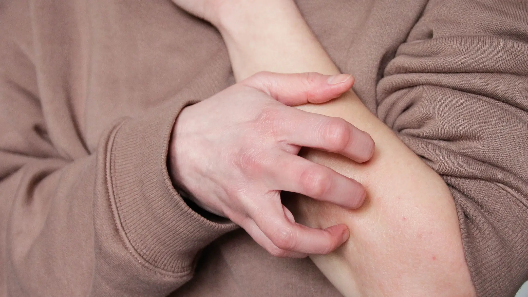 Experts issue warning to anyone who has itchy skin as it could be a sign of a rare cancer