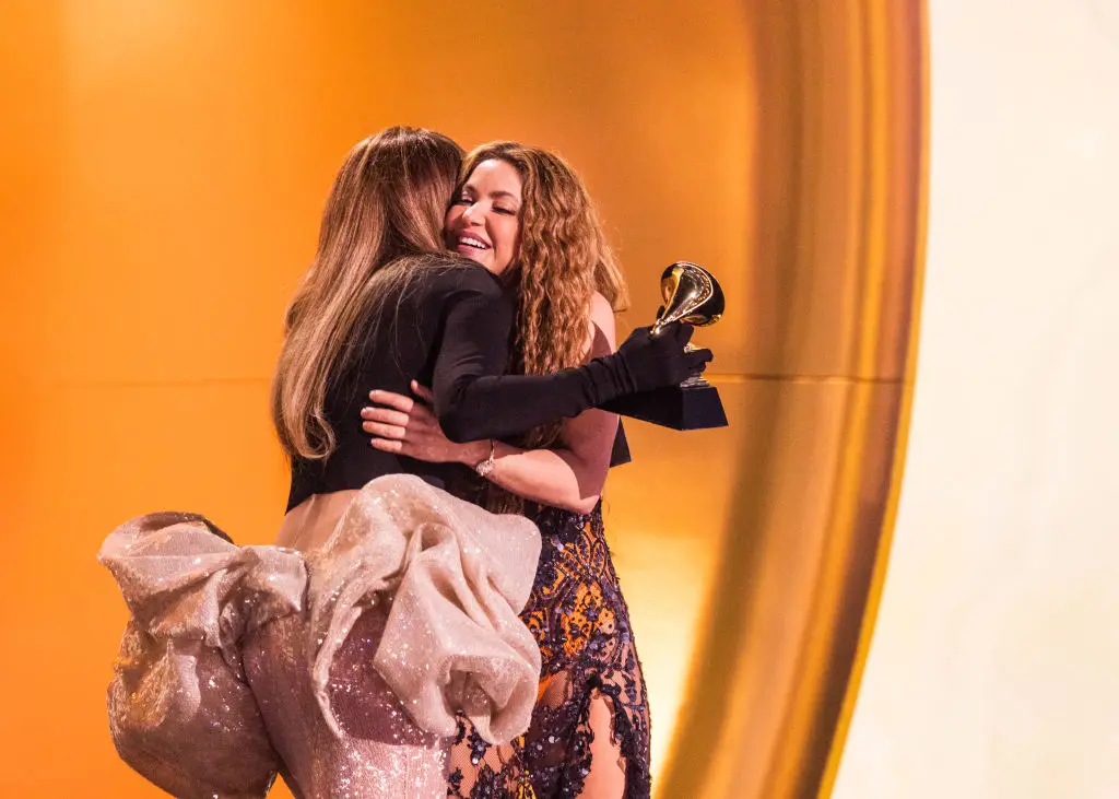 Lopez presented the Best Latin Pop Album award to Shakira (John Shearer / Contributor / Getty Images)
