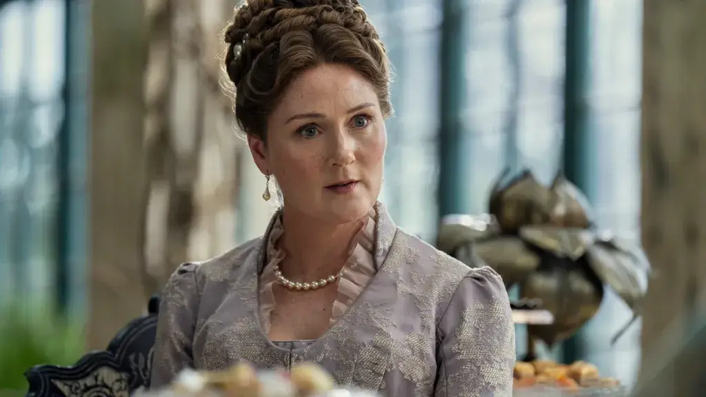 Ruth Gemmell plays adult Violent in the main Bridgerton series (Netflix)