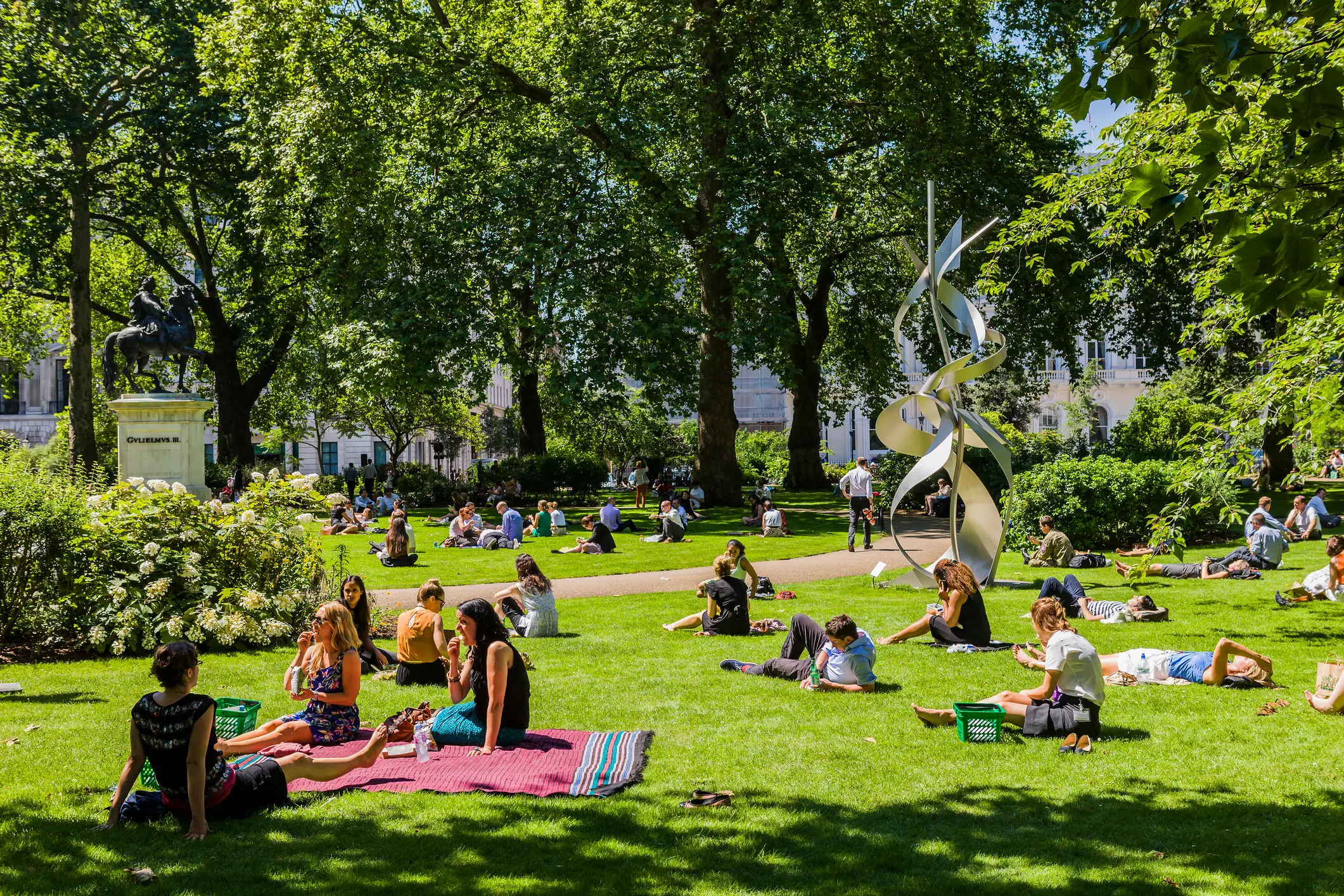 The upcoming bank holiday weekend is forecast to be a hot one indeed (Maremagnum / Getty Images)