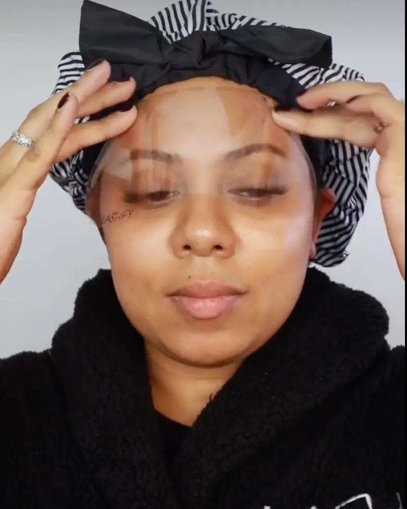 It should be applied just above the eyebrows for the best fit.