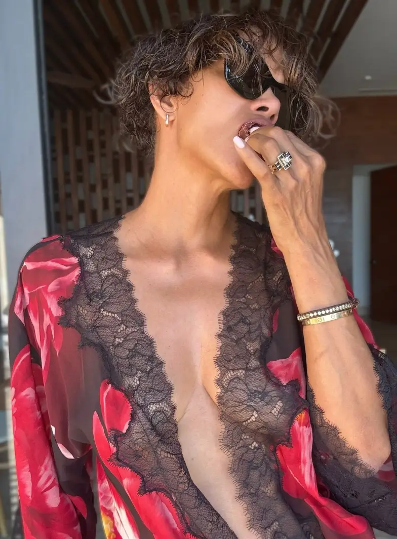 Fans claimed 60 'never looked so good' (Instagram/@halleberry)