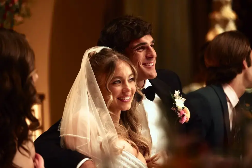 Cassie and Nate had a grandiose wedding and fans were surprised by her outfit (HBO)