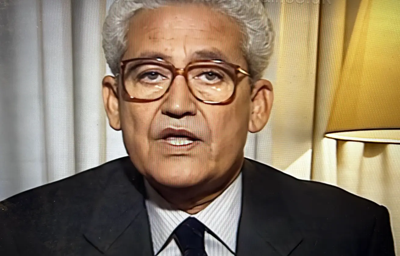 Escuredo - a family friend - handled the kidnappers' calls (Netflix)