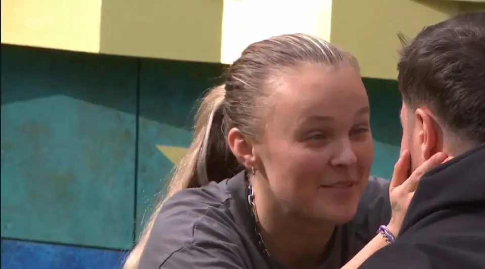 JoJo gave Chris a firm reminder during last night's (17 April) episode (ITV)